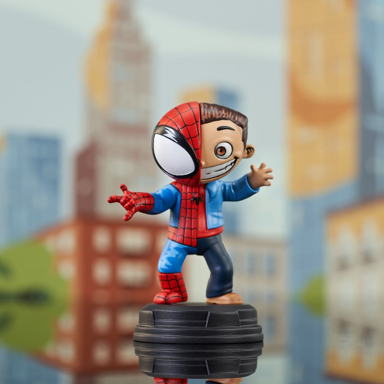 Marvel Gentle Giant Statue Peter Parker Skottie Young